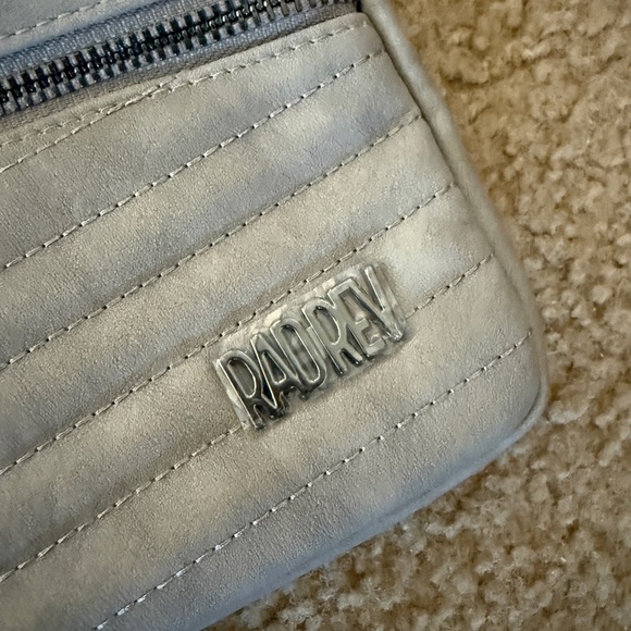 Rad Rev Crossbody “Pocket Bag” with Chain Strap - Picture 4 of 4